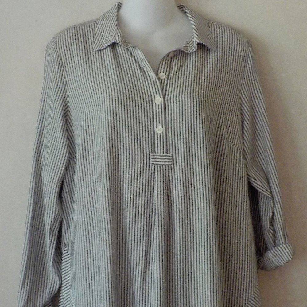 Striped Button-Front Women's Tunic Top - Black & White